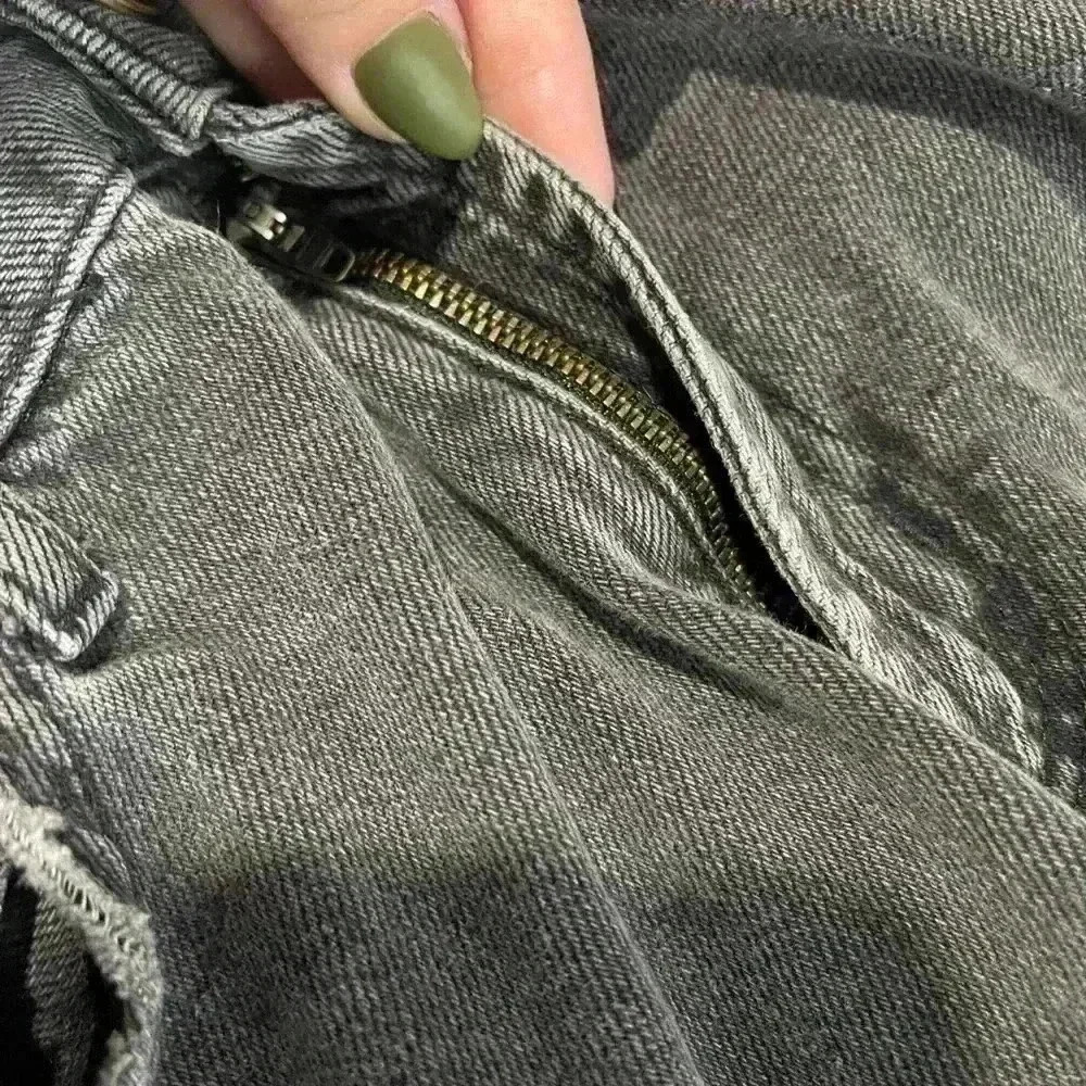 BDG Urban Outfitters black mom jeans straight  leg denim high waist sz 26 - Picture 7 of 9